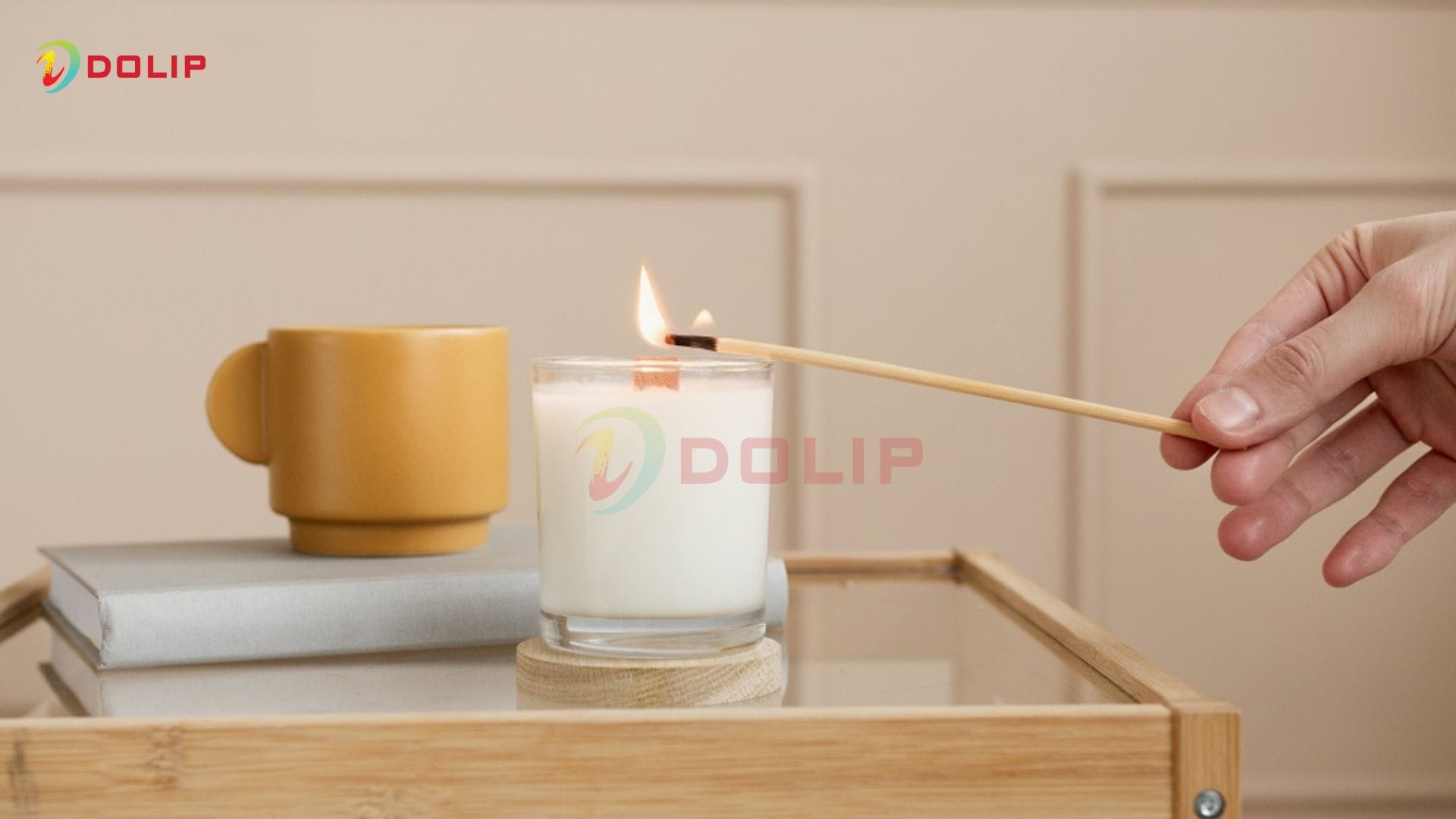 10 mẹo khử mùi sơn nhà hiệu quả nhất 11 Nến thơm là phương pháp hiệu quả để khử mùi sơn hôi trong nhà mới xây