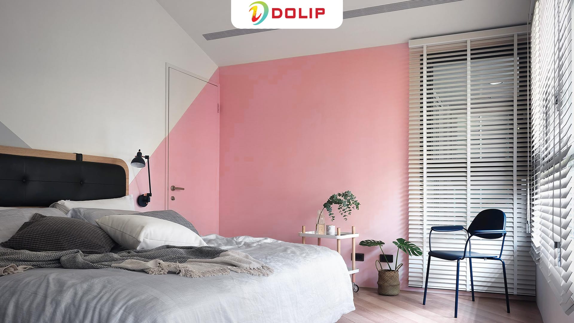 Màu hồng đậm kết hợp ghi sáng cho phòng ngủ - AP92 - 3 + DL133 - 2