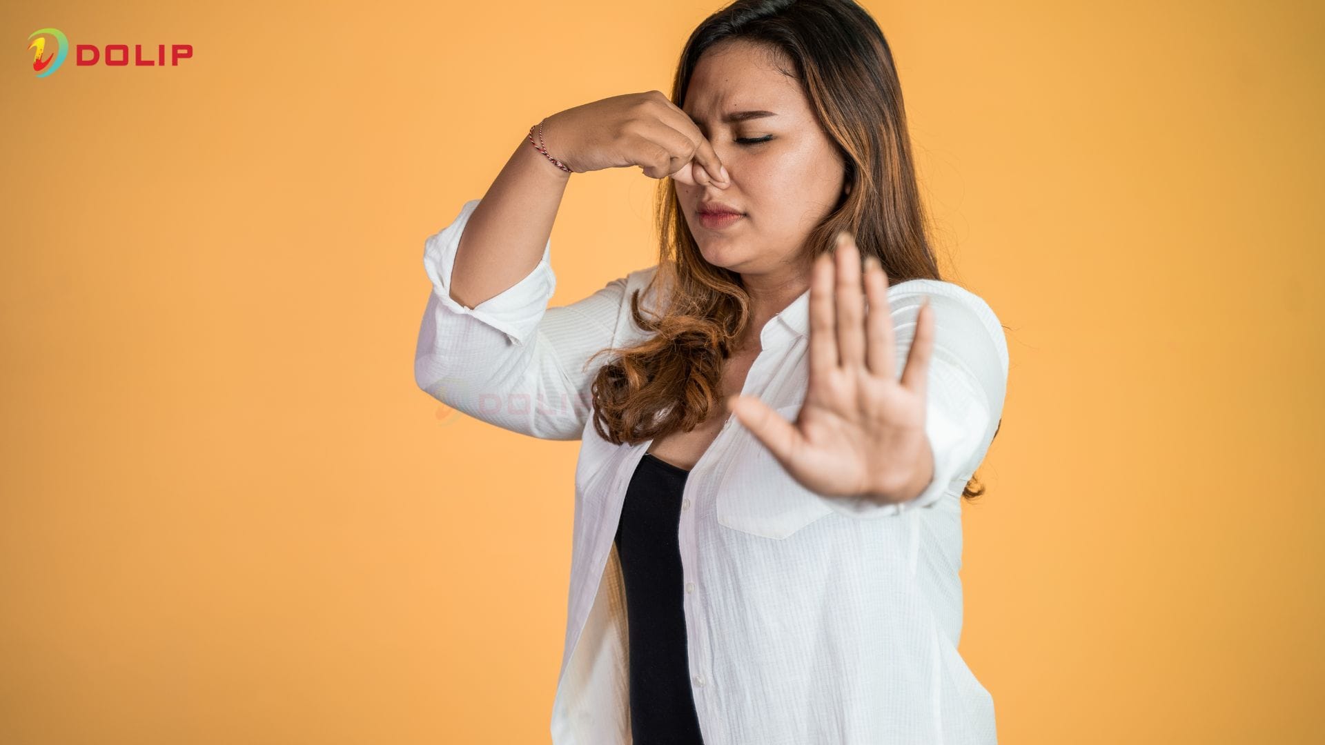 Phòng mới sơn có mùi khó chịu