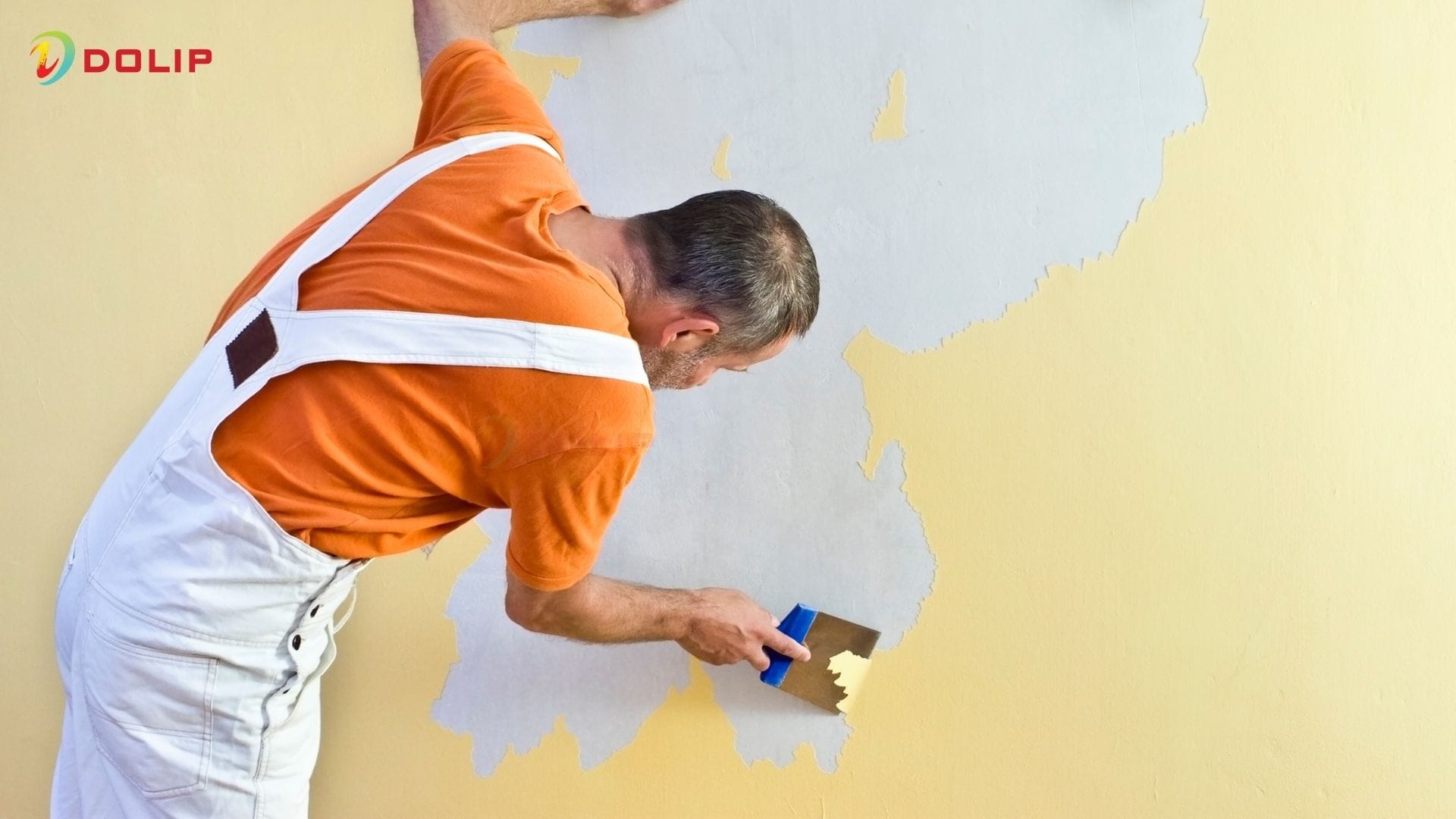 Cách đổi màu sơn tường tiết kiệm, hiệu quả nhất với bảng 1000+ màu sơn Dolip xu hướng 8 Xử lý vết sơn tường nhà cũ