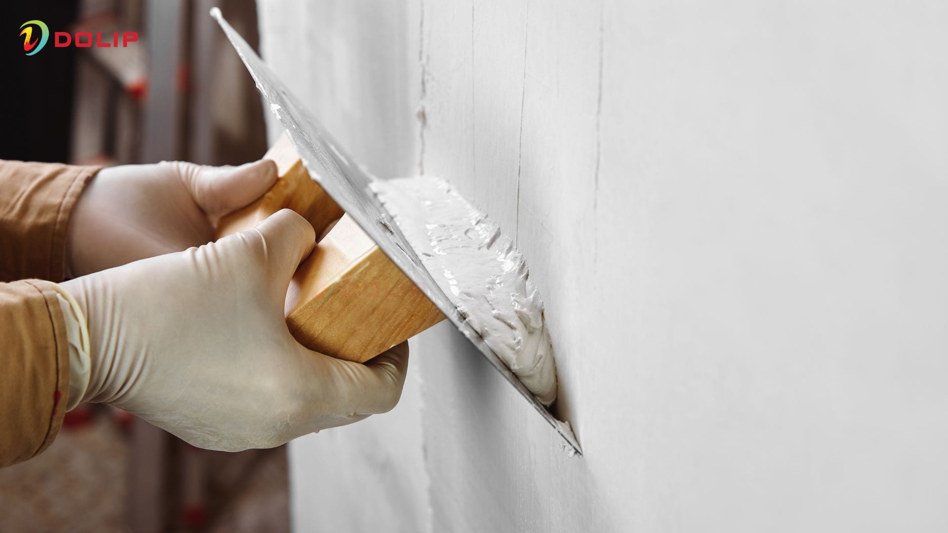6 Công dụng của bột bả matit - Bí quyết giúp tường đẹp bền gấp 3 lần 4 Bột bả matit giúp tăng độ bám dính cho lớp sơn khi thi công